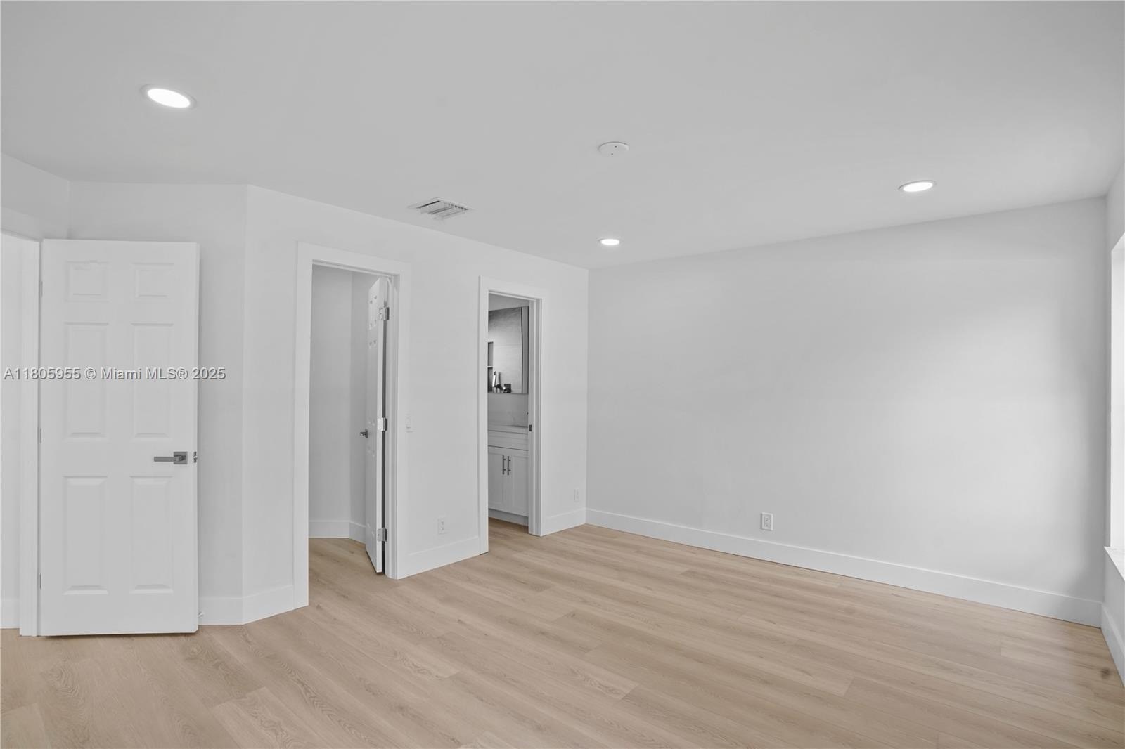 Building Photo - 9354 Arborwood Cir