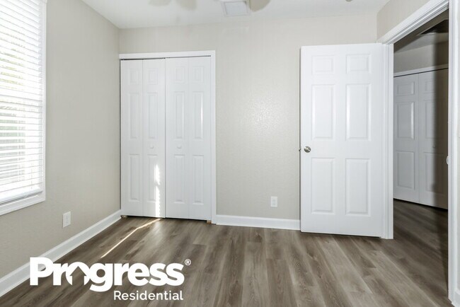 Building Photo - 8054 MURANO Cir