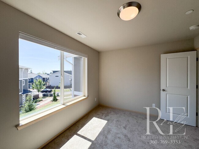 Building Photo - 1060 Banyan St