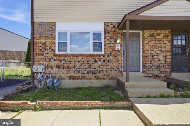 Building Photo - 63 Aston Ct