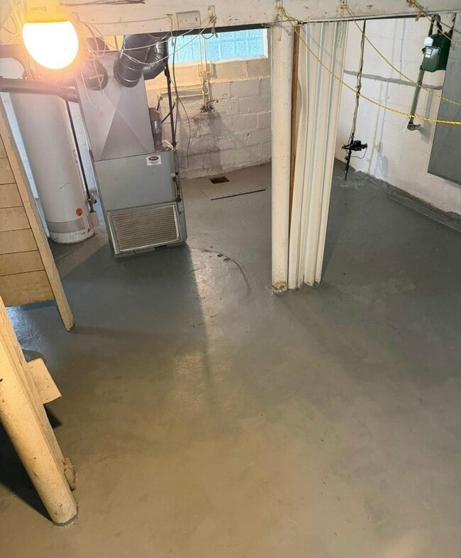 Building Photo - 7007 Fullerton Ave