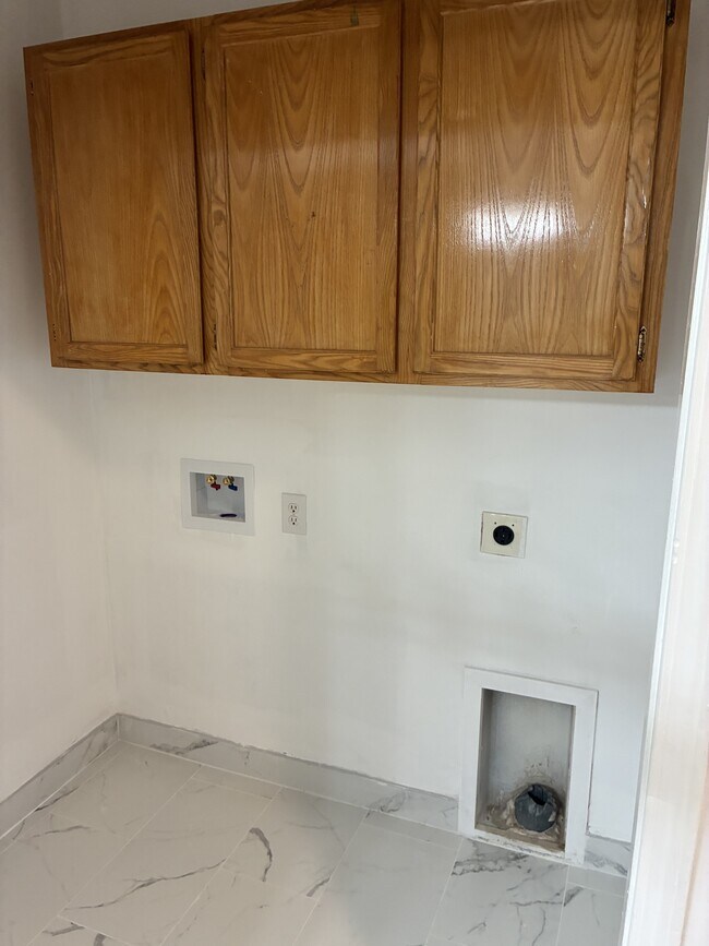 Building Photo - 103 Old Spanish Trail