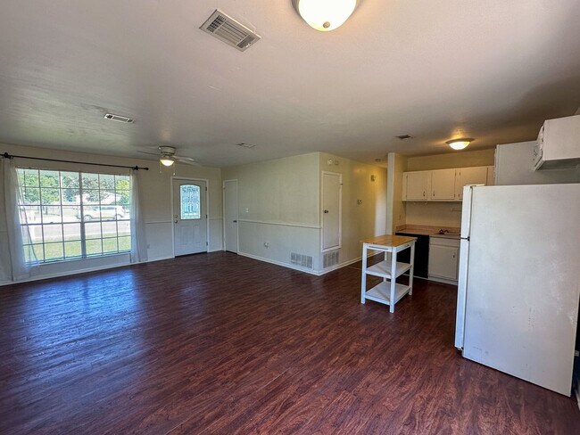 Building Photo - 279 Airport Blvd