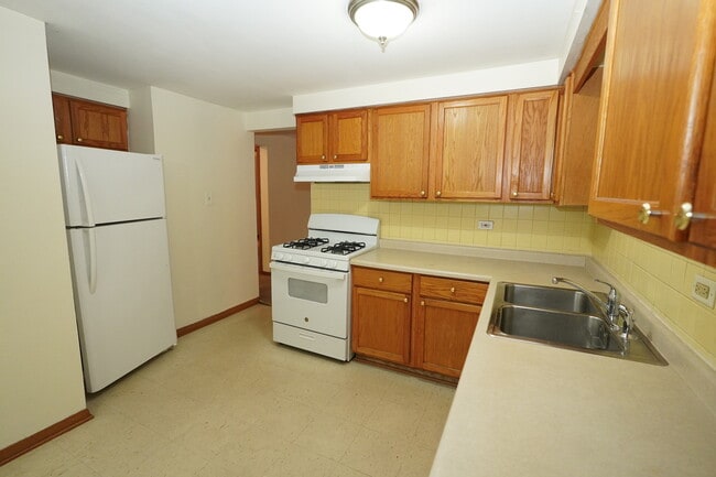 Building Photo - 347 Dalewood Ave