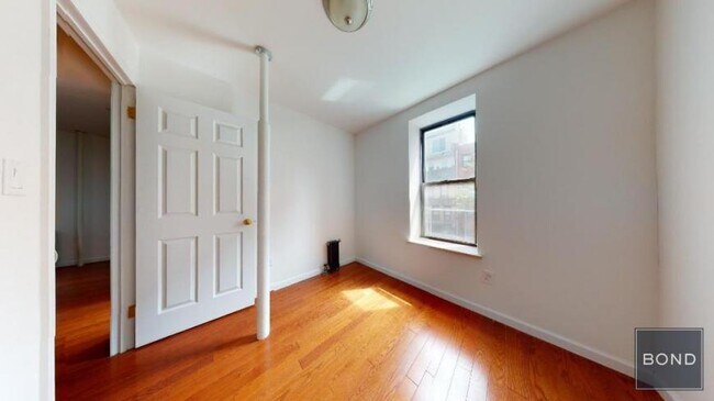 Building Photo - 3 bedroom in Manhattan NY 10003