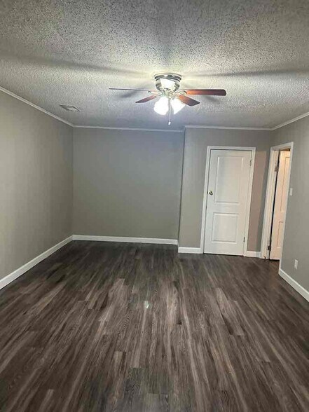 Building Photo - 769 Hilton St