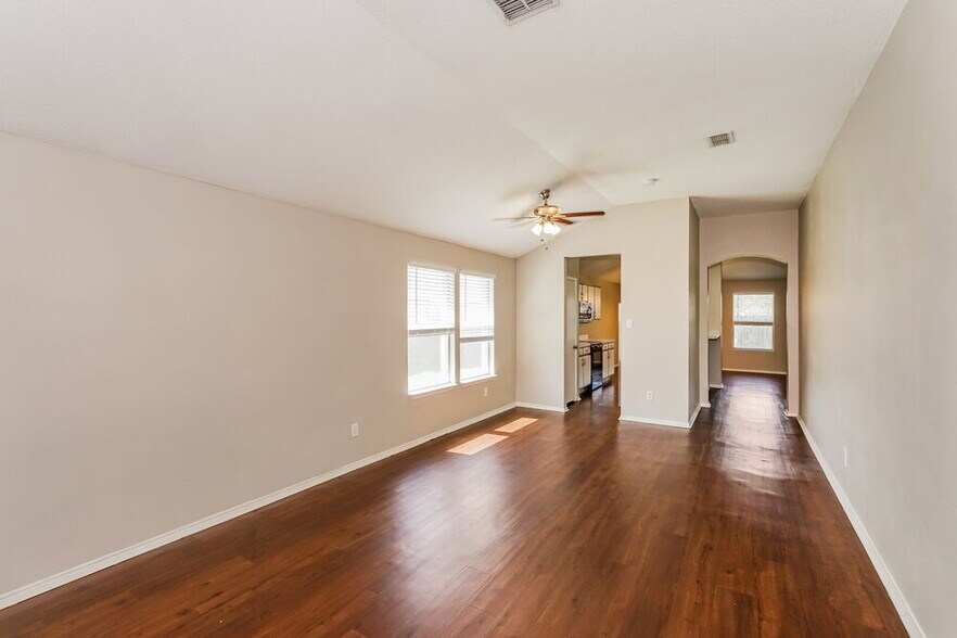 Building Photo - 317 Taylor St