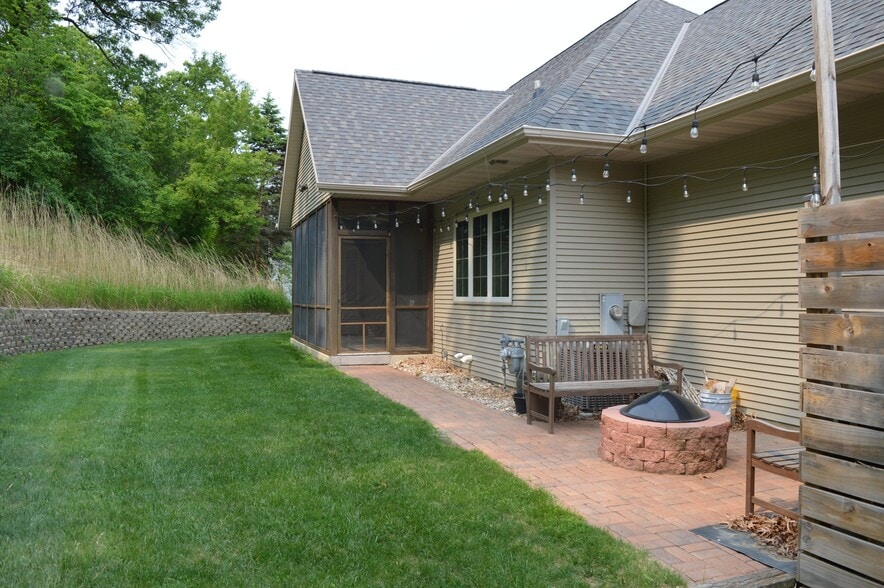 Building Photo - 4734 Bergamot Way