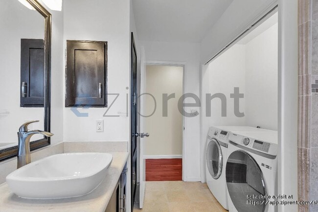 Building Photo - 341 Malcolm Ave