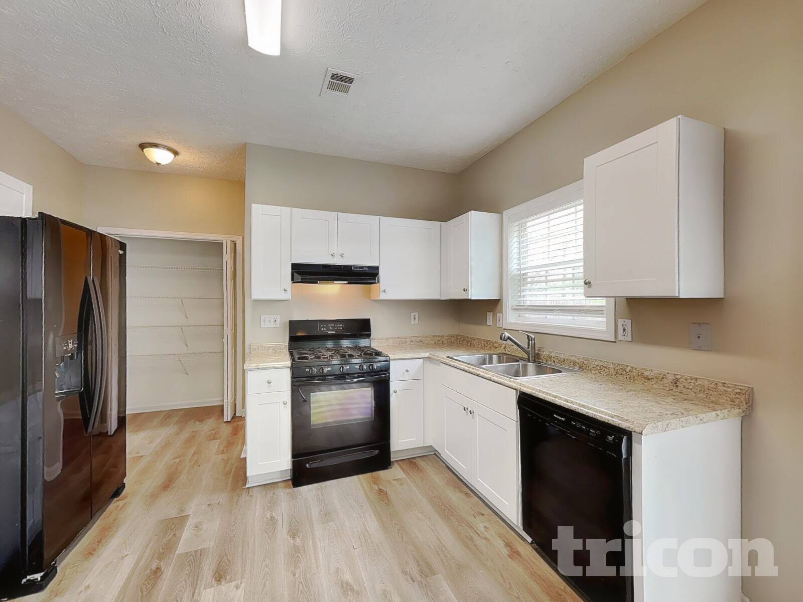 Building Photo - 315 Clairidge Ln SW