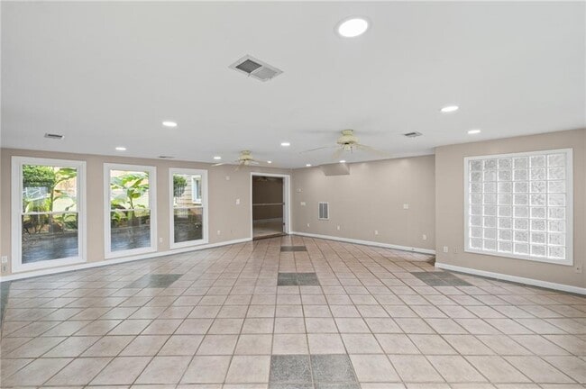 Building Photo - 2680 Nicholas Ct NE