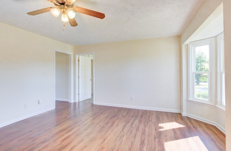 Building Photo - 1065 Bobcat Dr