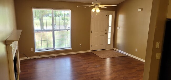 Building Photo - 11 Silver Spur Ct