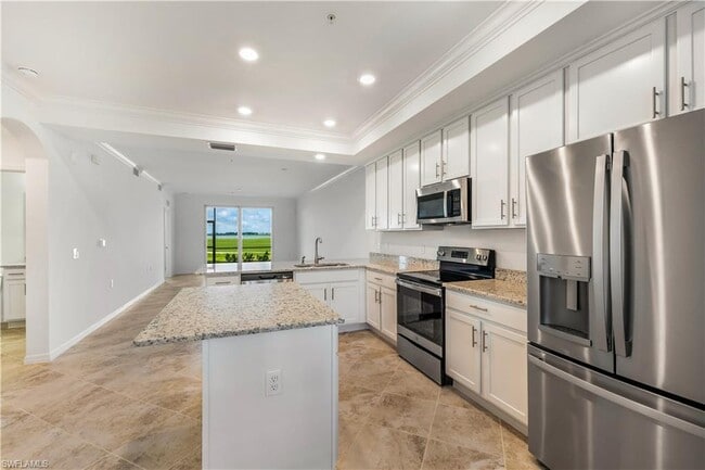 Building Photo - 43040 Greenway Blvd