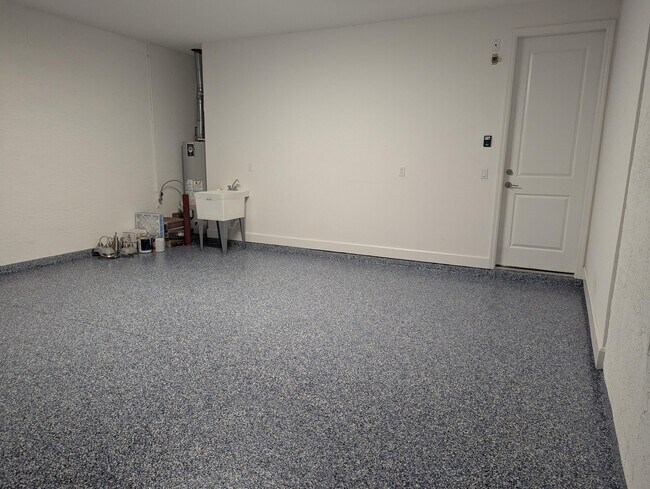 Building Photo - 13541 SW Oceanus Blvd