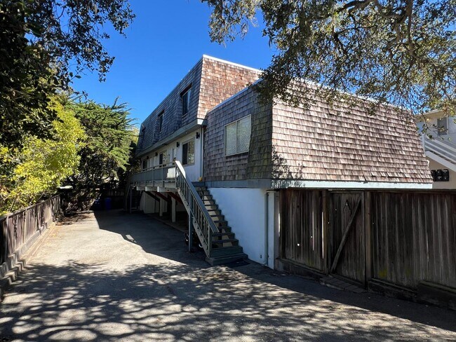 Building Photo - 830 Parcel St