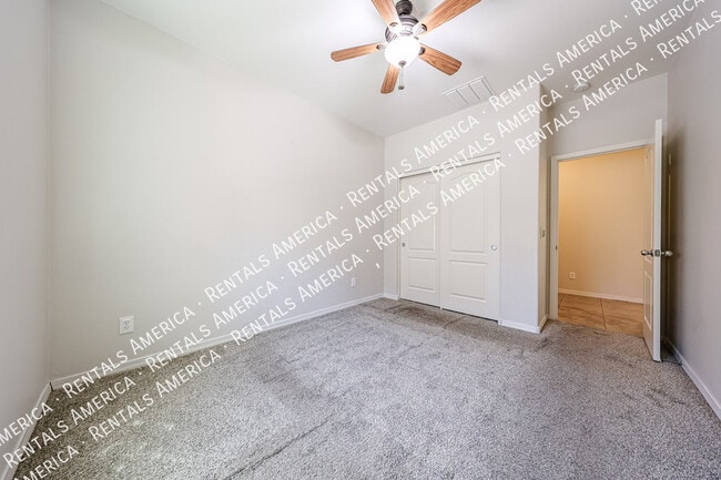 Building Photo - 886 S Brewer Dr