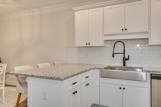 Building Photo - 312 Sumac Trail