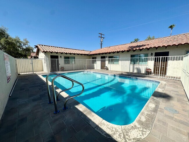Building Photo - COMING SOON! 1 Bedroom 1 Bathroom Apartment in Palm Springs w/ Community Pool !