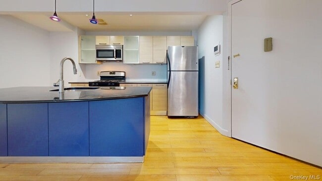 Building Photo - 83-75 117th St