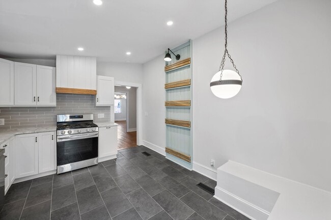 Building Photo - 3 Bedroom, 2 Bathroom Cottage In the Heart of Downtown Wilmington