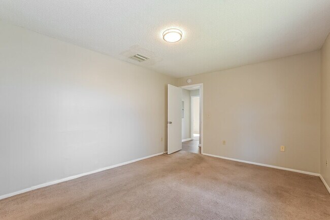 Building Photo - 1608 Gattis Dr