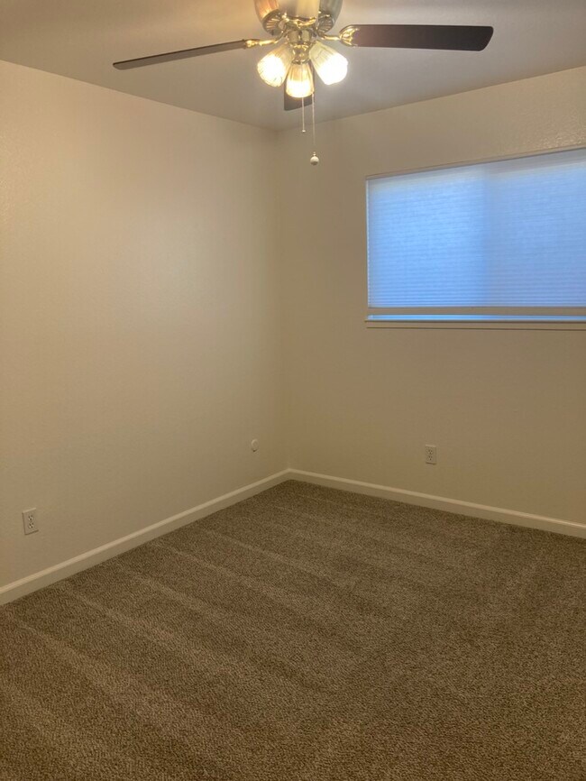 Building Photo - Modesto 3 Bedroom 2 Bath Solar Power Home ...