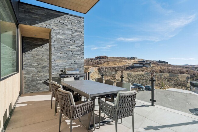 Building Photo - 3404 Wapiti Cyn Rd