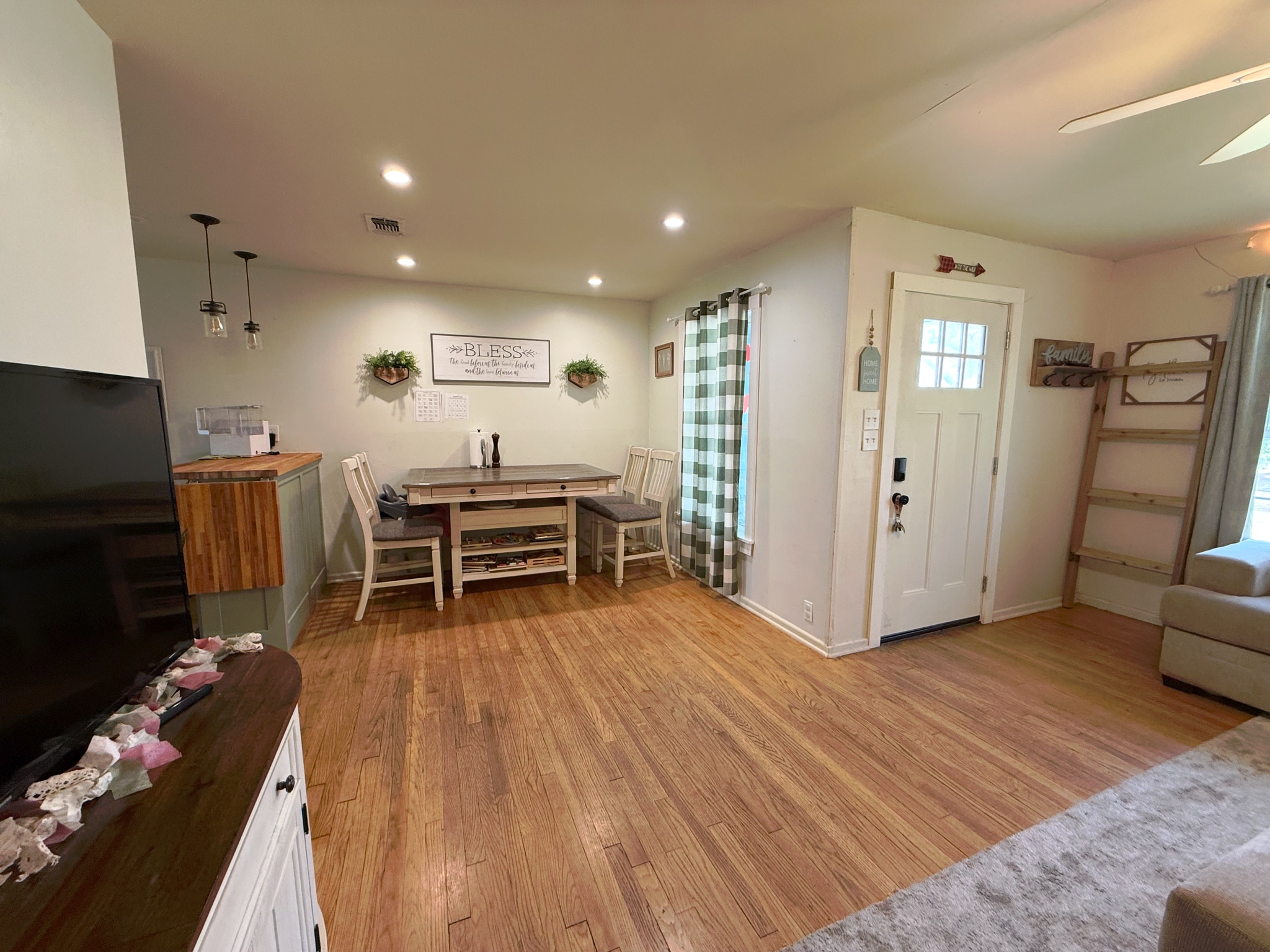 Building Photo - 1007 Emery St