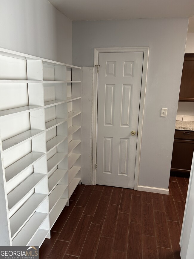 Building Photo - 542 Chateau Cir