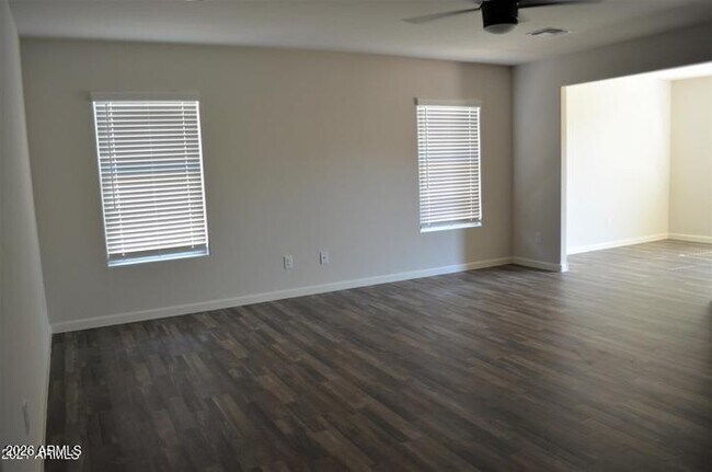Building Photo - 2367 Oakmont Ln