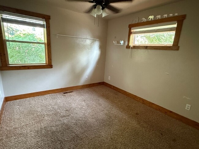 Building Photo - Single family home NOW AVAILABLE!
