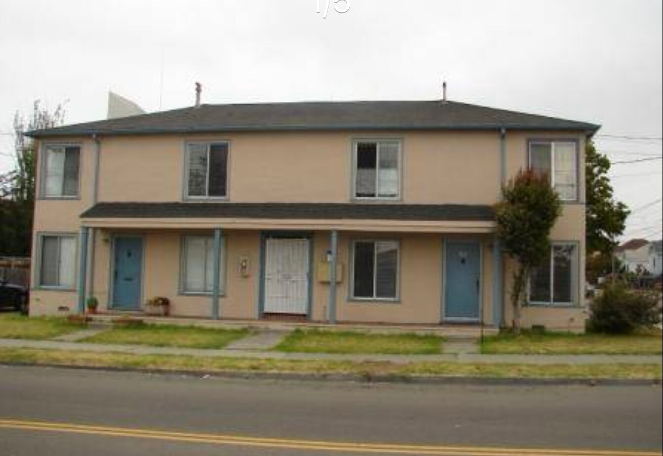 Building Photo - 917 Dwight Way