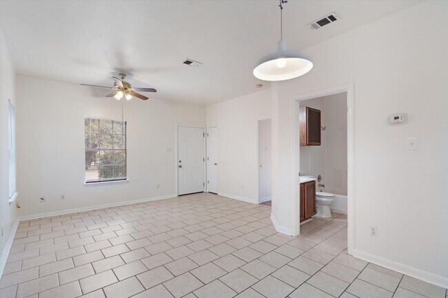 Building Photo - 2908 Whisper Oaks Ln