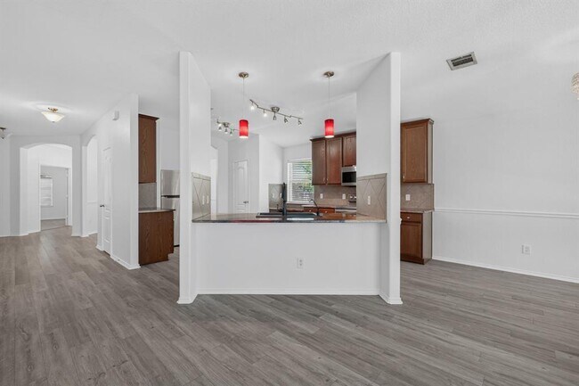 Building Photo - 315 Waterlily Way