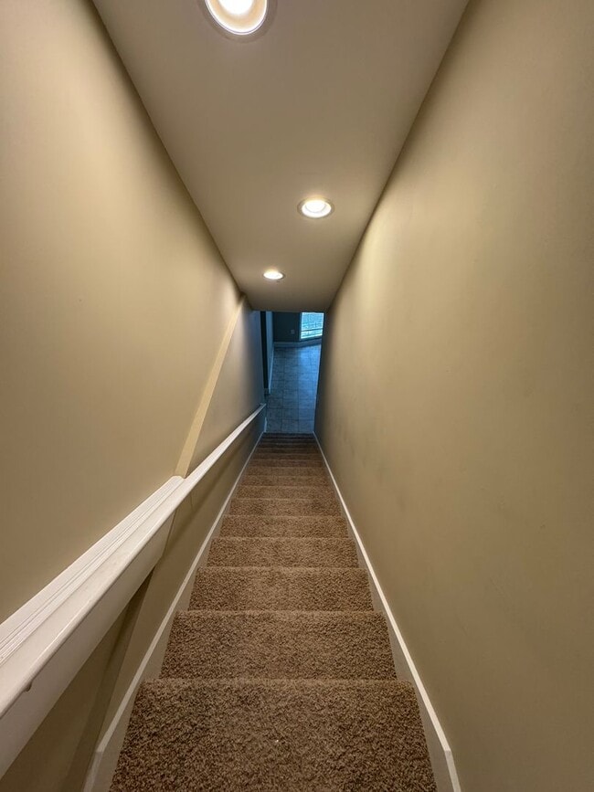 Building Photo - Executive Rental in Pear Alley Condominium...