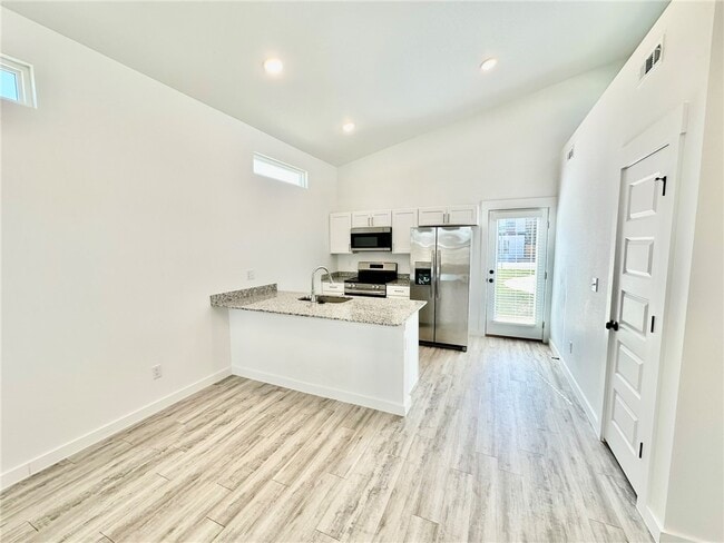 Building Photo - 1101 States Ave