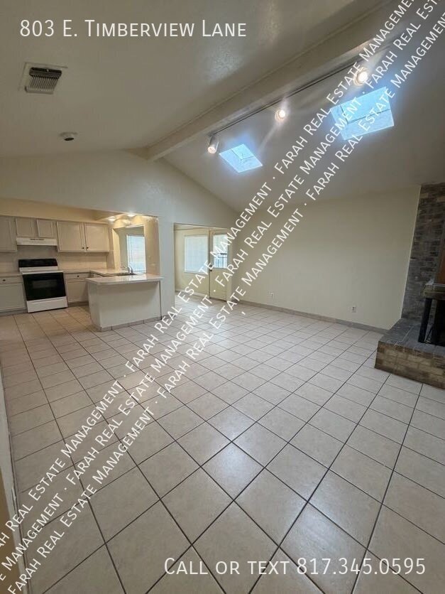 Building Photo - 803 E Timberview Ln
