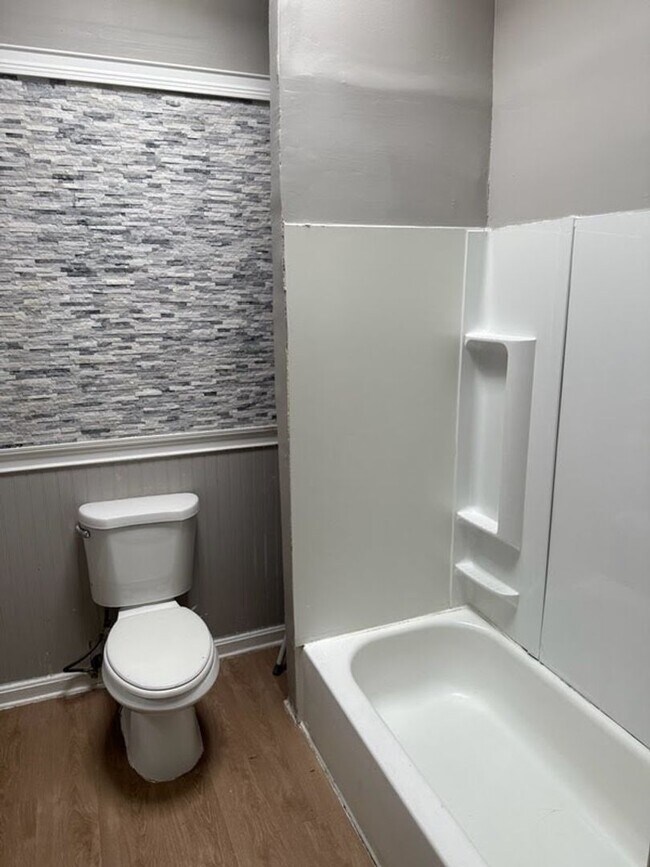 Building Photo - Three-Bedroom Home In Baltimore