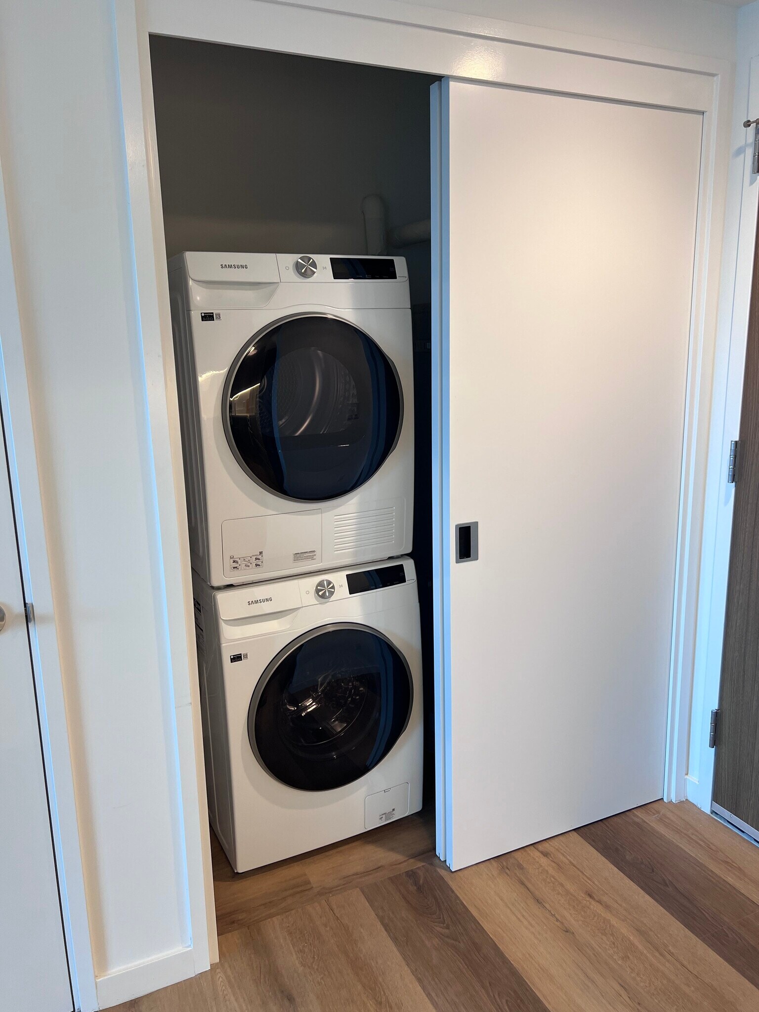 Stack Washer/Dryer - 1515 Liona St