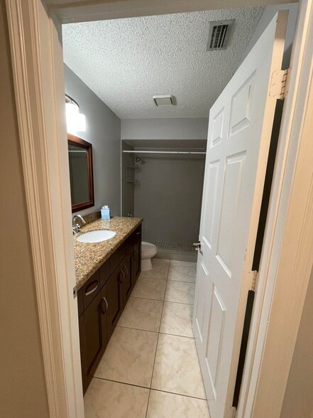 Building Photo - 9173 Tivoli Pl