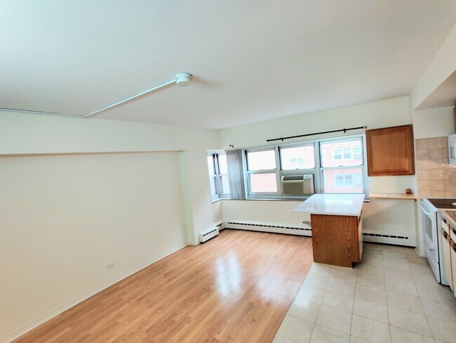 Building Photo - 4980 N Marine Dr