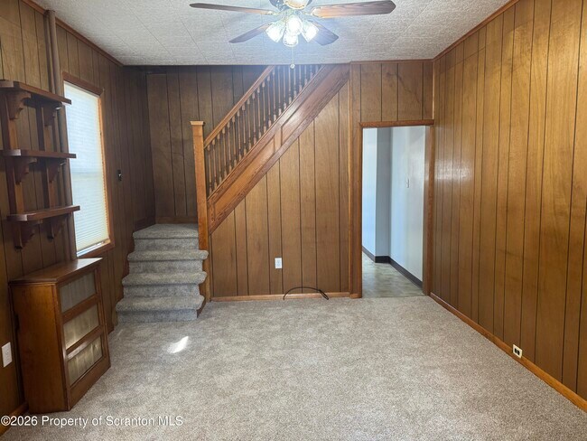 Building Photo - 205 Battin St