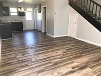 Building Photo - 910 Prater Rd