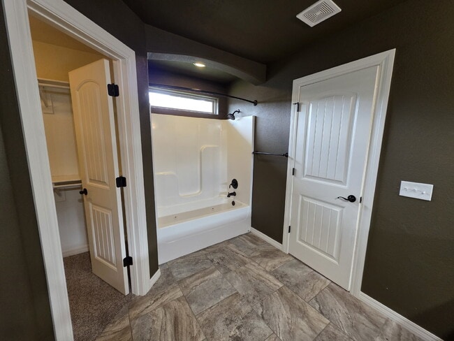 Building Photo - 3072 N Autumn Rose Ave