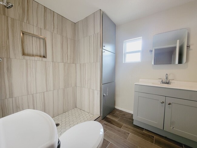 Building Photo - Charming 3 bedroom, 2 bath mobile home in ...