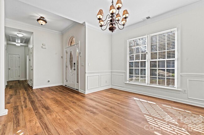 Building Photo - 8937 McDiarmid Ln