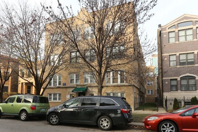 Primary Photo - 821 W Waveland Ave
