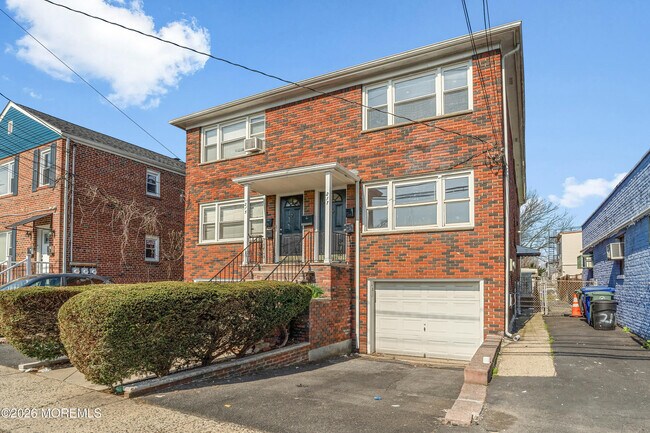 Building Photo - 217 Orange Ave