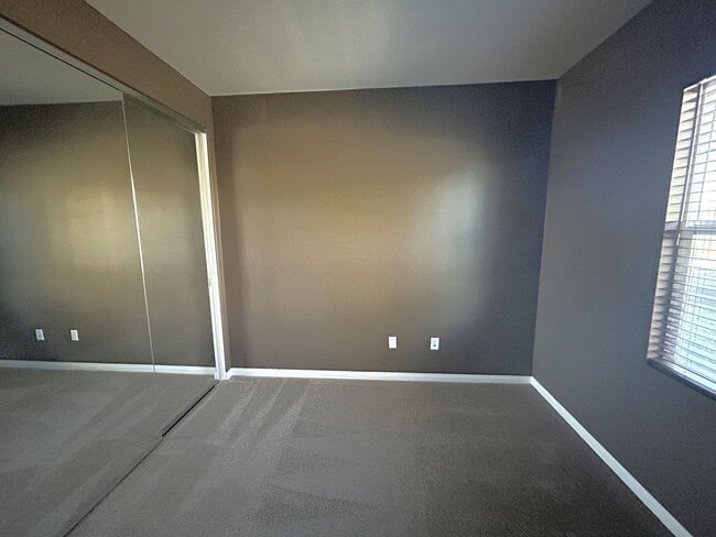 Building Photo - NATURE TRAIL CHINO  (5 BED, 2.5 BATH)